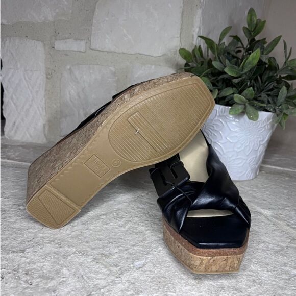 Time and Tru black wedges sz 6 - Picture 7 of 10